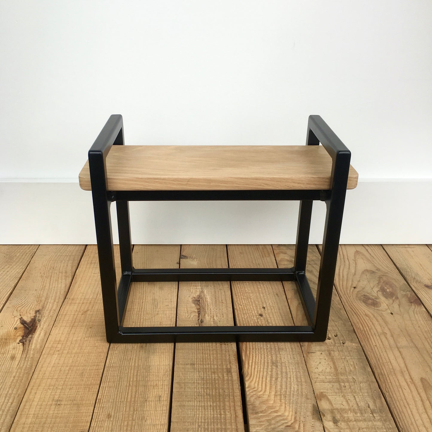 work stool | black base + oak top