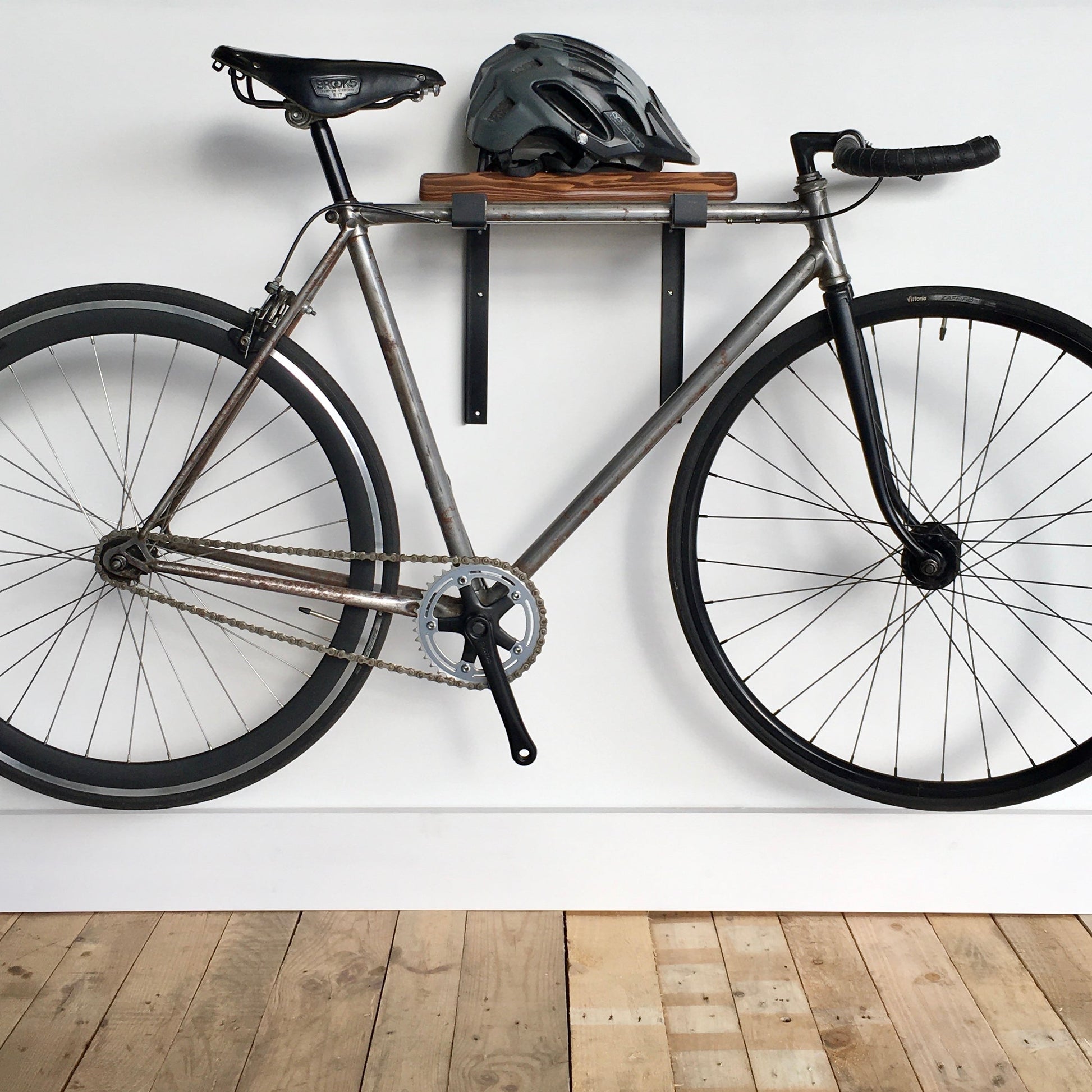 wall hanging brackets for bikes